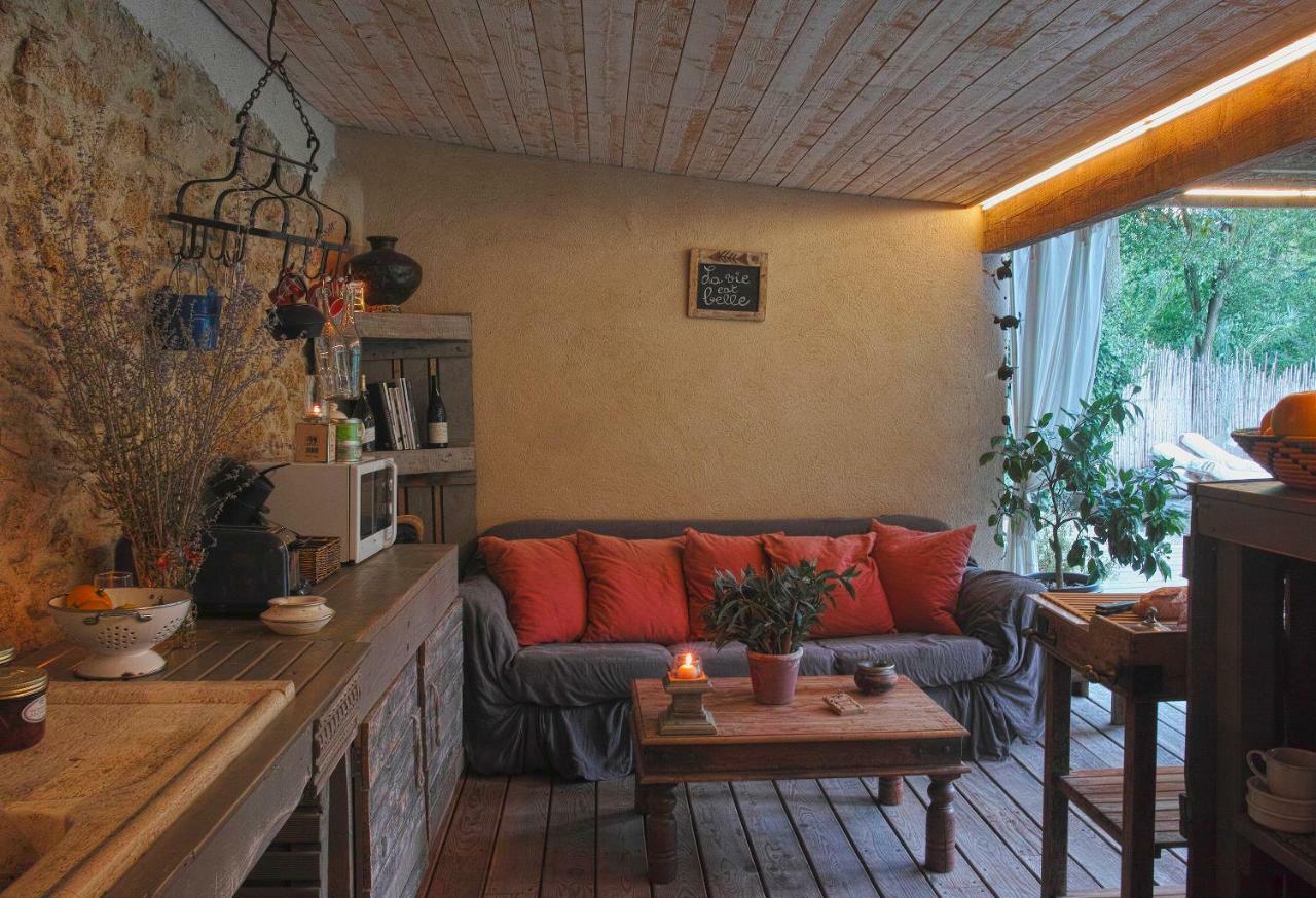 Le Moulin De Picaud Bed and Breakfast Grans Εξωτερικό φωτογραφία
