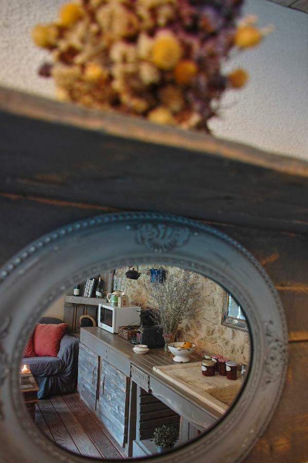 Le Moulin De Picaud Bed and Breakfast Grans Εξωτερικό φωτογραφία