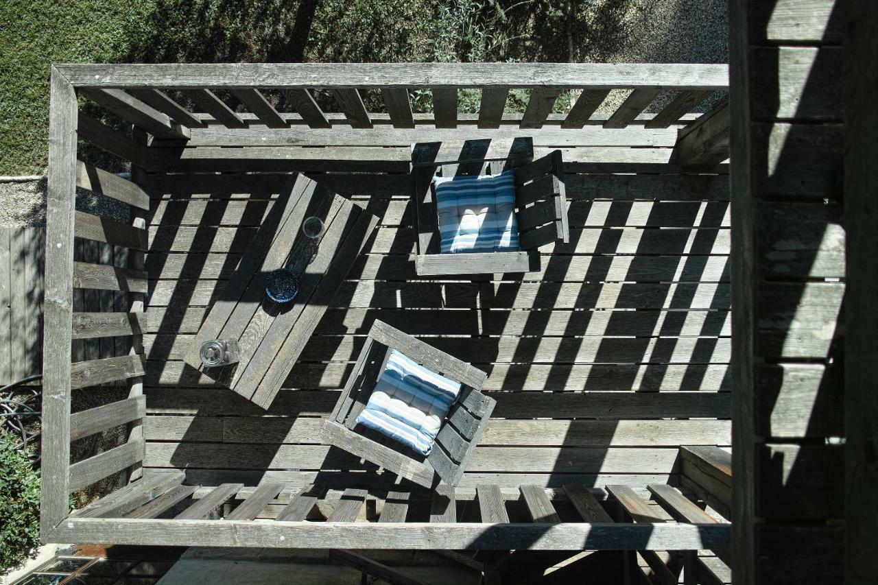 Le Moulin De Picaud Bed and Breakfast Grans Εξωτερικό φωτογραφία